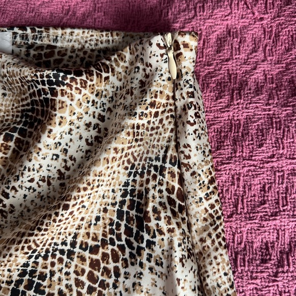 Animal print satin-ish midi skirt - Picture 4 of 4